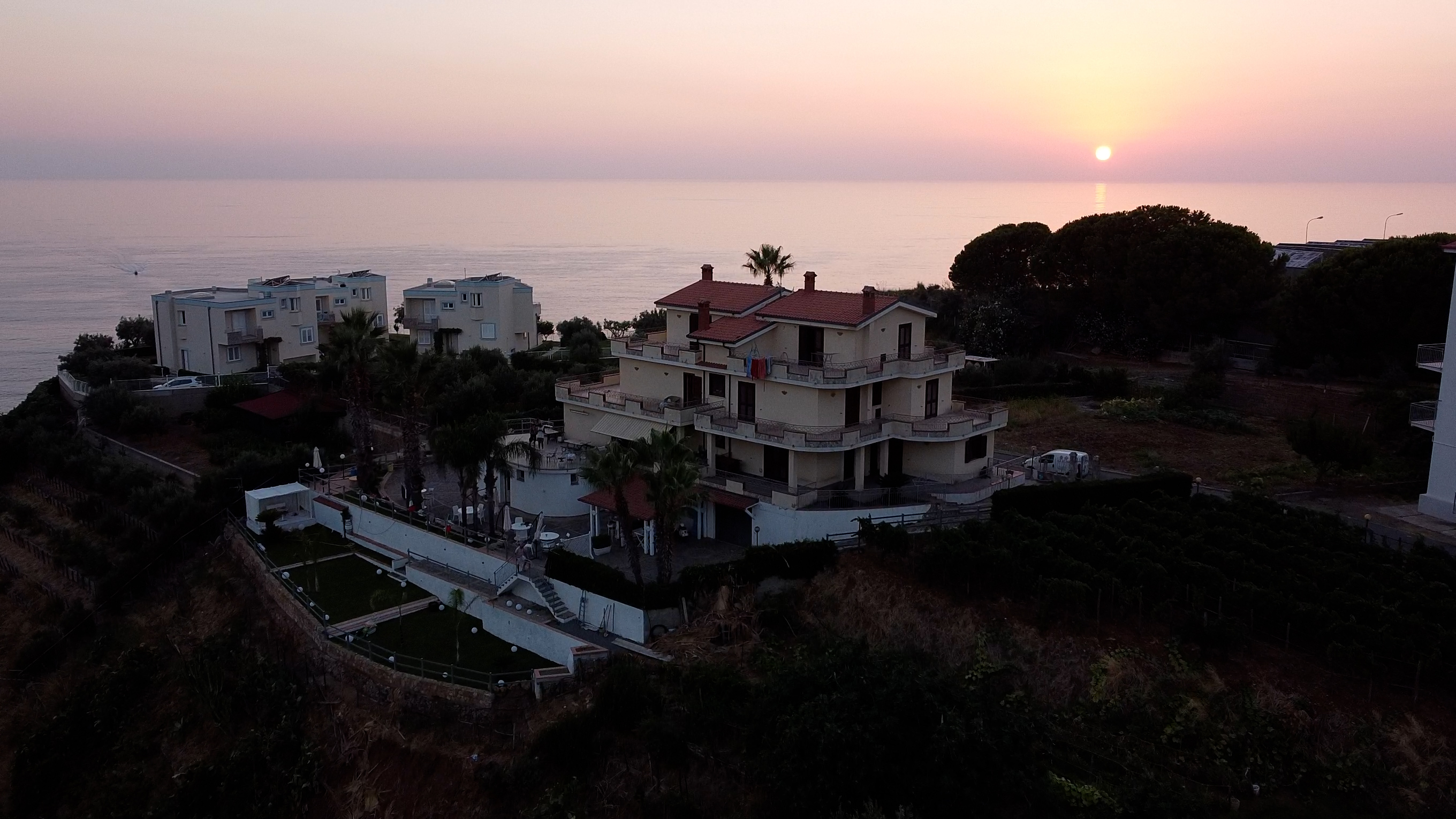 Vista Aerea Drone al Tramonto